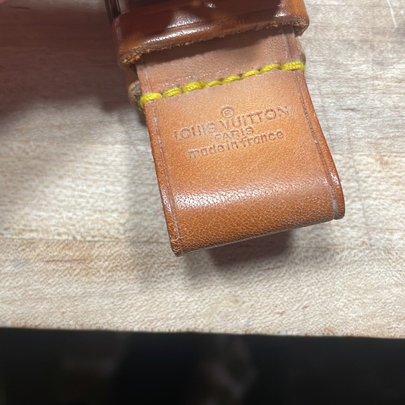 Louis Vuitton leather handle holder to add on any bag . Good for larger bags - Picture 4 of 4